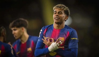 爱游戏体育-亚马尔减少社交媒体曝光专注赛场，备战欧美杯决赛|巴塞罗那|每日体育报|拉米内·亚马尔|巴萨|足球_新浪体育_新浪新闻