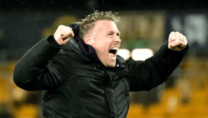 爱游戏-狼队本赛季英超8分来自前六球队，占比过半|切尔西|埃弗顿|热刺|英超联赛|利物浦_新浪体育_新浪新闻