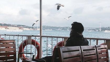 爱游戏官网-三球生涯首秀0分3失误!乔老爷子选人又看走眼了?